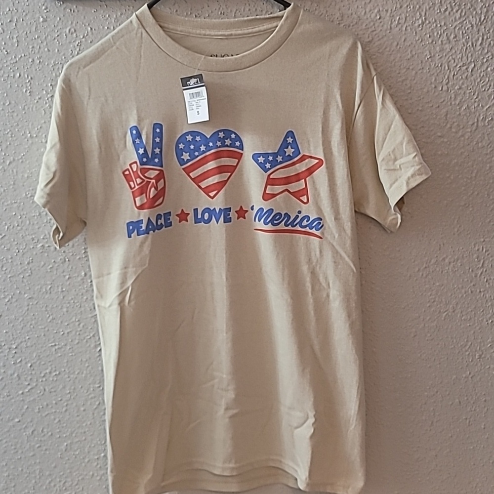 PEACE LOVE AMERICA SHIRT NWT